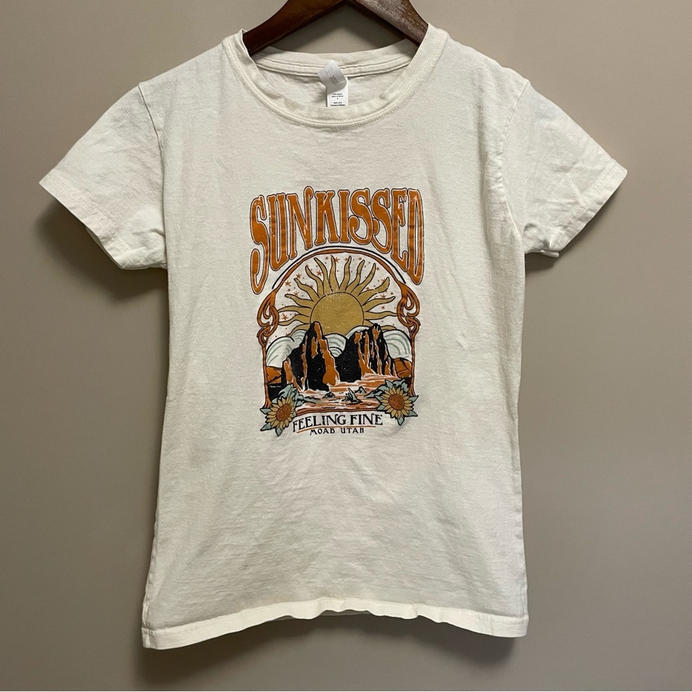 Sun Kissed Moab Utah T-Shirt Women’s Small